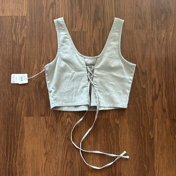 Cropped Lace Up Back Tank - Picture 4 of 6